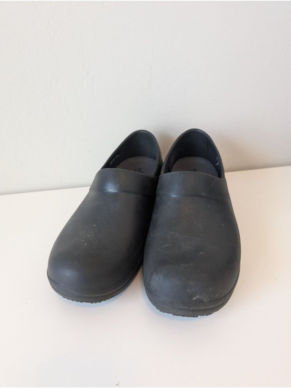 Crocs Womens size 10 Slip-On Work Shoes